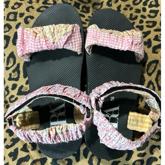 ZARA Women's‎ Gingham Floral Print Strappy Sandals, Size 5.5 - Picture 4 of 7
